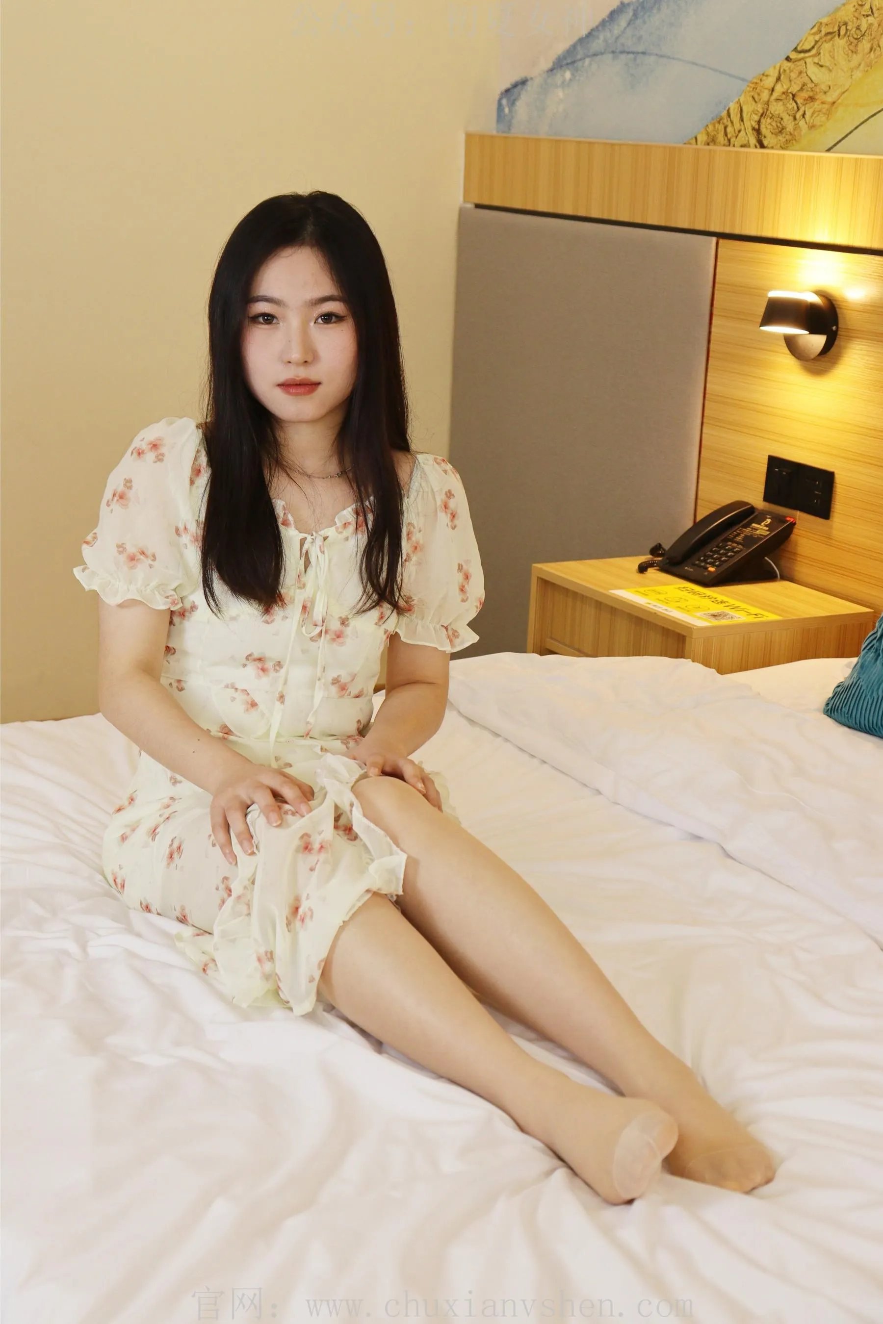 初夏女神 NO.011 水吉 2023款春季S码连衣裙搭错了鞋 [90P]插图8